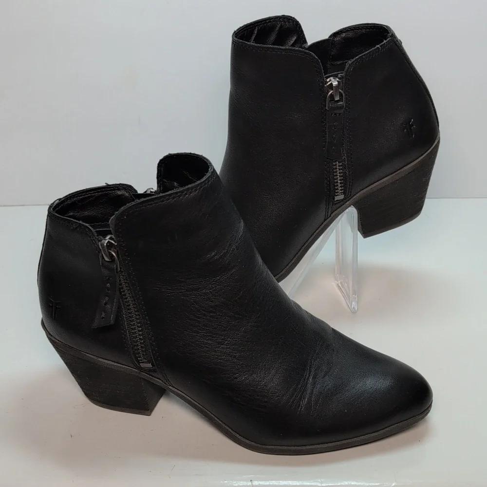 Frye Judith Double zip Ankle boots /botties women's size 6.5